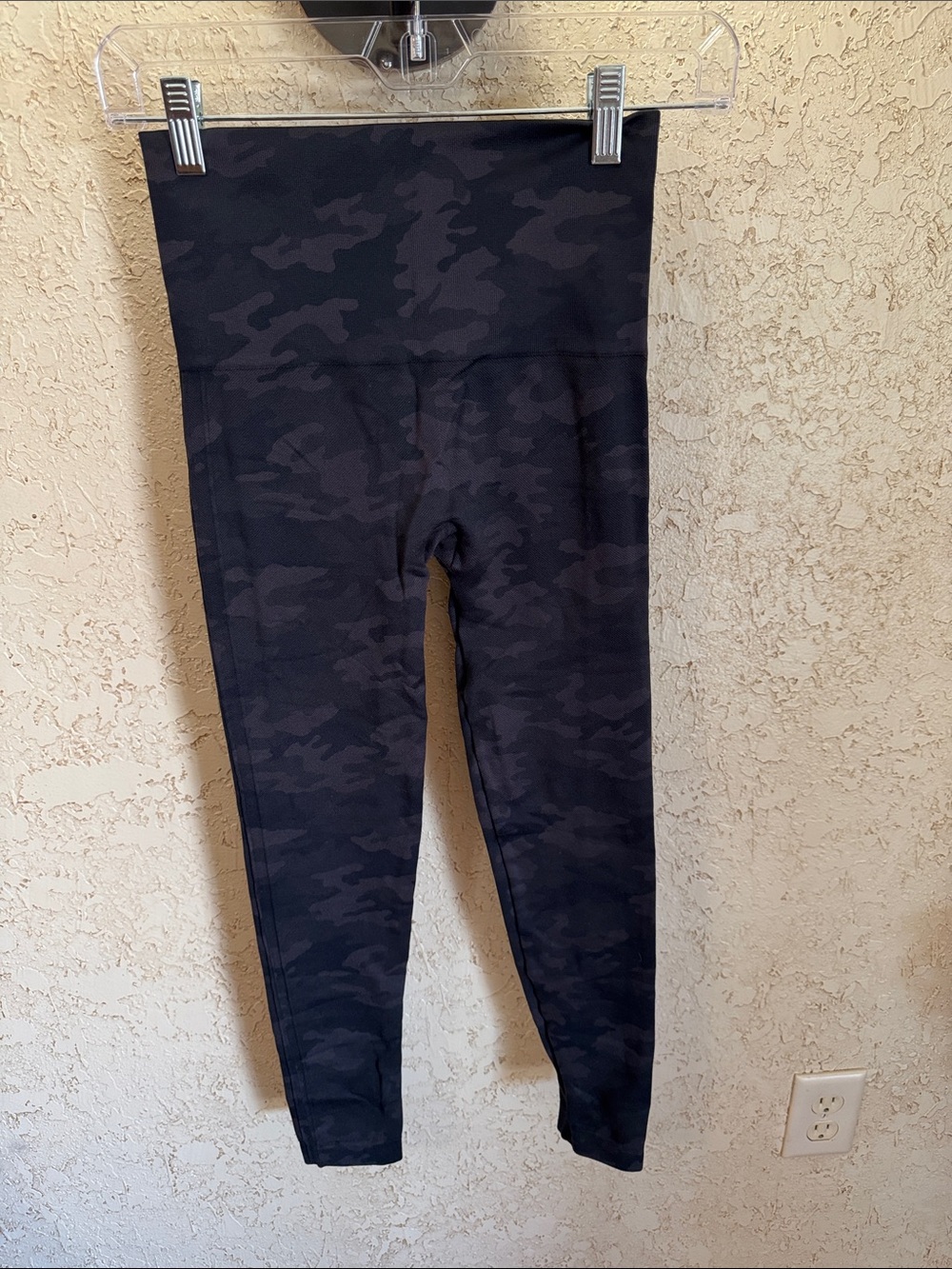 Spanx - Look At Me Now Seamless Leggings - Picture 7 of 14